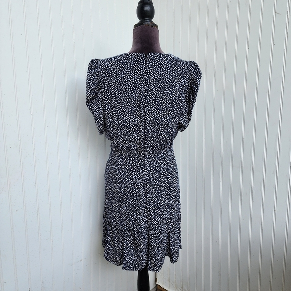 Express Womens Black Blue White Pebble Sheath Dress Ruffled Puff Sleeves Size L - Picture 7 of 15